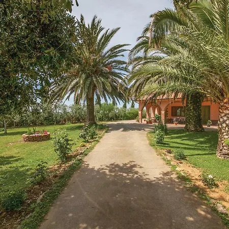 Apartman 2 Bedroom Gorgeous In Cecina Li Fiorino