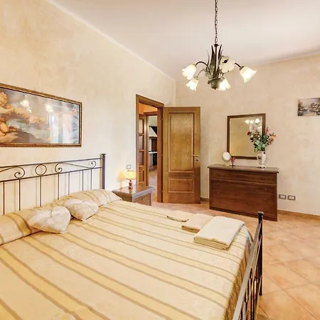 Apartman 2 Bedroom Gorgeous In Cecina Li *